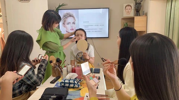 妇女节活动NO.20-化妆实践+化妆是每个女性的必备技能- 三八活动三八妇女节活动女神节活动