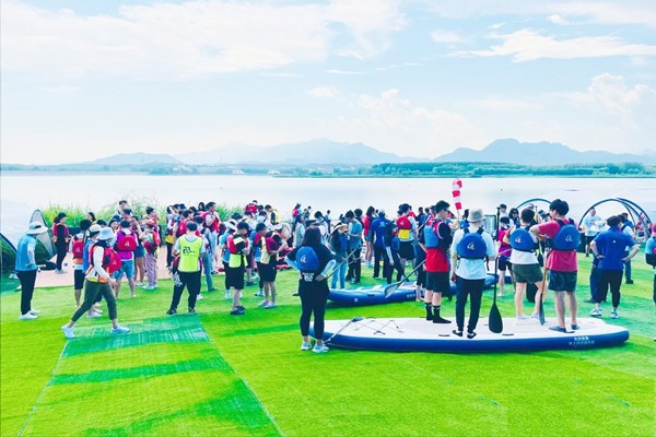 SUP浆板-要玩就玩酷的-青龙湖水上主题团建活动
