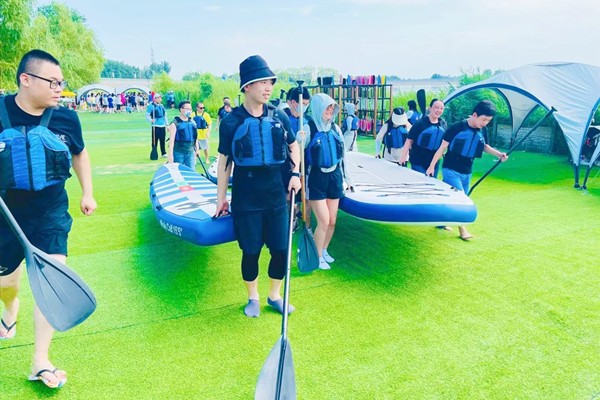SUP浆板-要玩就玩酷的-青龙湖水上主题团建活动