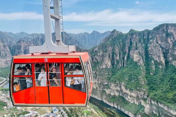 【十渡团建】十渡核心区-网红空中秋千-网红山地滑车-空中客车-环山漂流-乡村农家酒店-休闲与欢乐主题团建