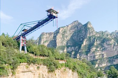 【十渡团建】十渡核心区-网红空中秋千-网红山地滑车-空中客车-环山漂流-乡村农家酒店-休闲与欢乐主题团建
