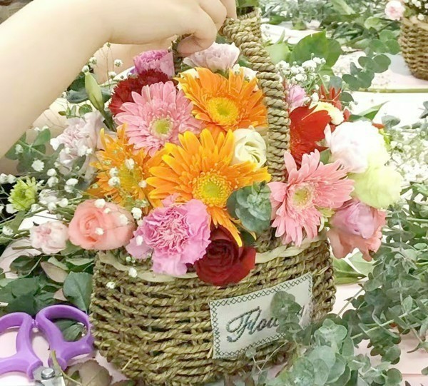 妇女节最受欢迎的活动NO.12-插花-花艺-感受生活之美-三八妇女节团建活动