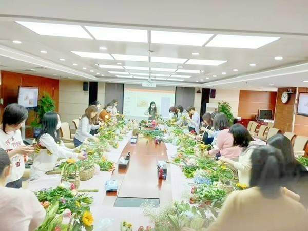 妇女节最受欢迎的活动NO.12-插花-花艺-感受生活之美-三八妇女节团建活动