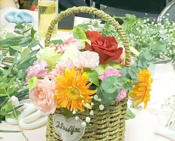 妇女节最受欢迎的活动NO.12-插花-花艺-感受生活之美-三八妇女节团建活动